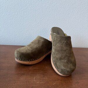 Brand New In Box Charlotte Stone Martino Clogs, size 8